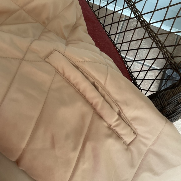 Women’s Kim Rogers tan puffer Vest size Large top zip excellent condition - Picture 13 of 13